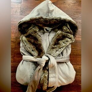 Pottery Barn Faux Fur Ombre Robe Grey, Medium
